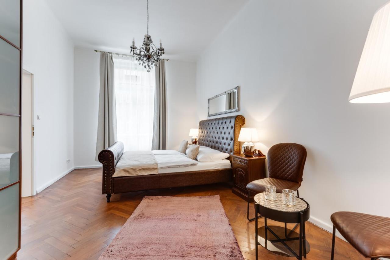 Luxury Riverside Apartments In The Center Of Prague Extérieur photo