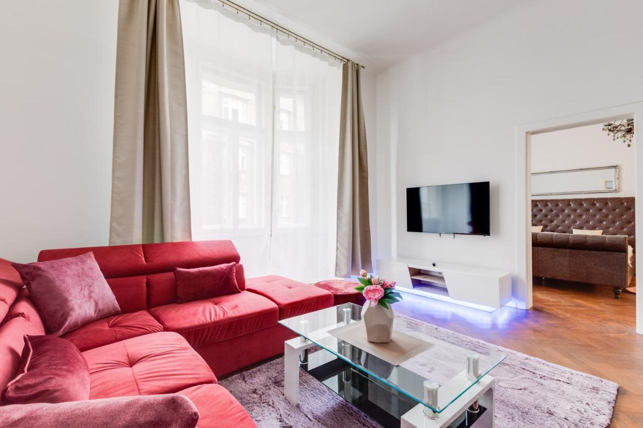 Luxury Riverside Apartments In The Center Of Prague Extérieur photo