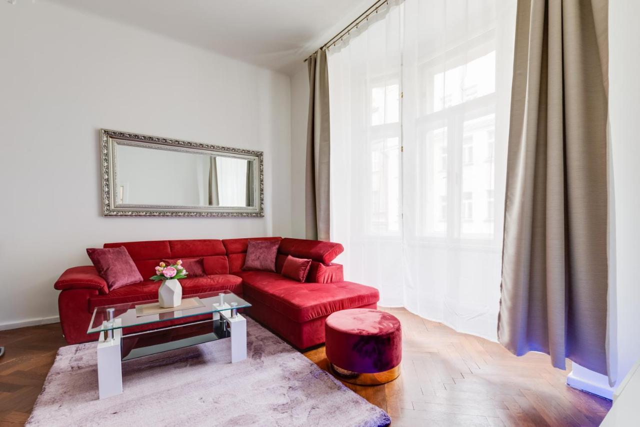 Luxury Riverside Apartments In The Center Of Prague Extérieur photo