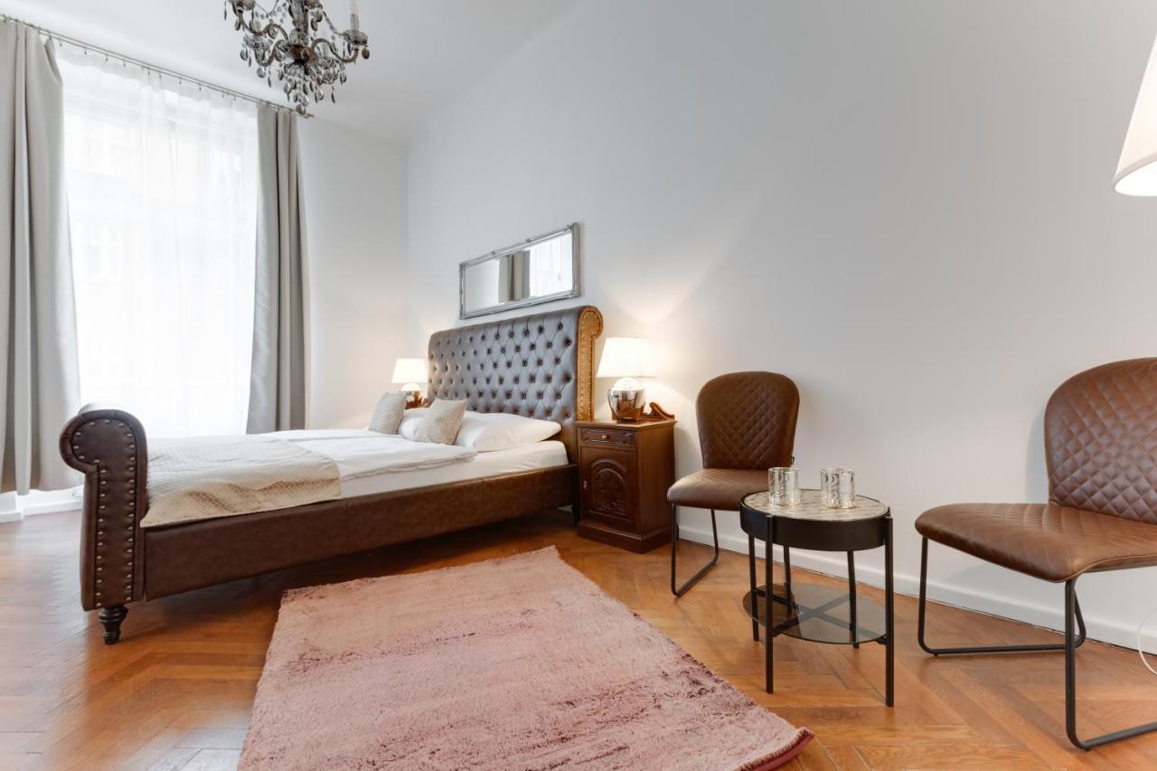 Luxury Riverside Apartments In The Center Of Prague Extérieur photo