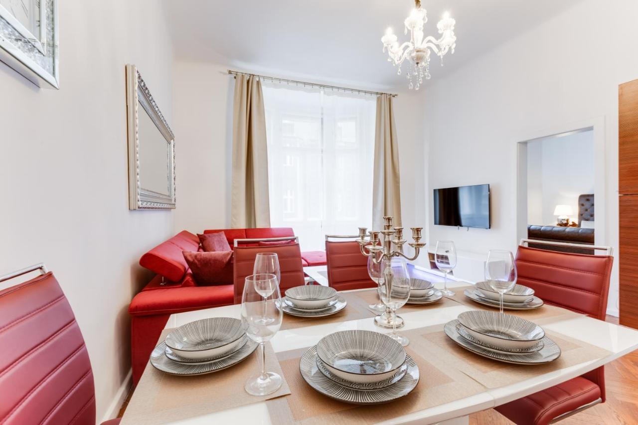 Luxury Riverside Apartments In The Center Of Prague Extérieur photo