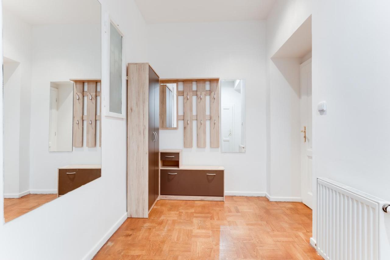 Luxury Riverside Apartments In The Center Of Prague Extérieur photo