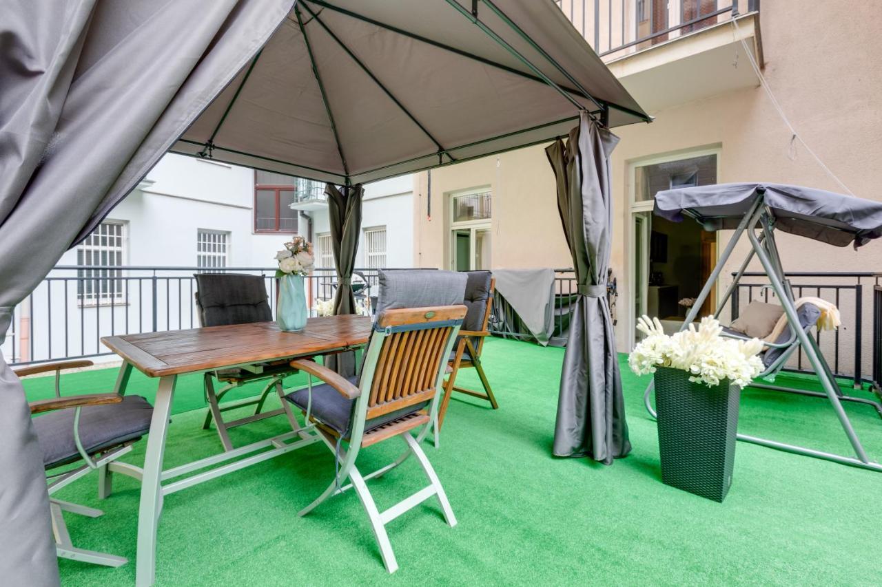 Luxury Riverside Apartments In The Center Of Prague Extérieur photo