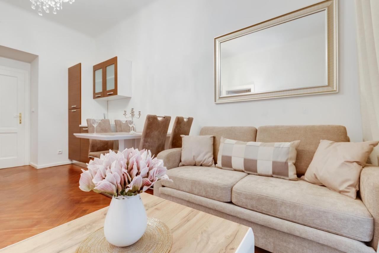 Luxury Riverside Apartments In The Center Of Prague Extérieur photo