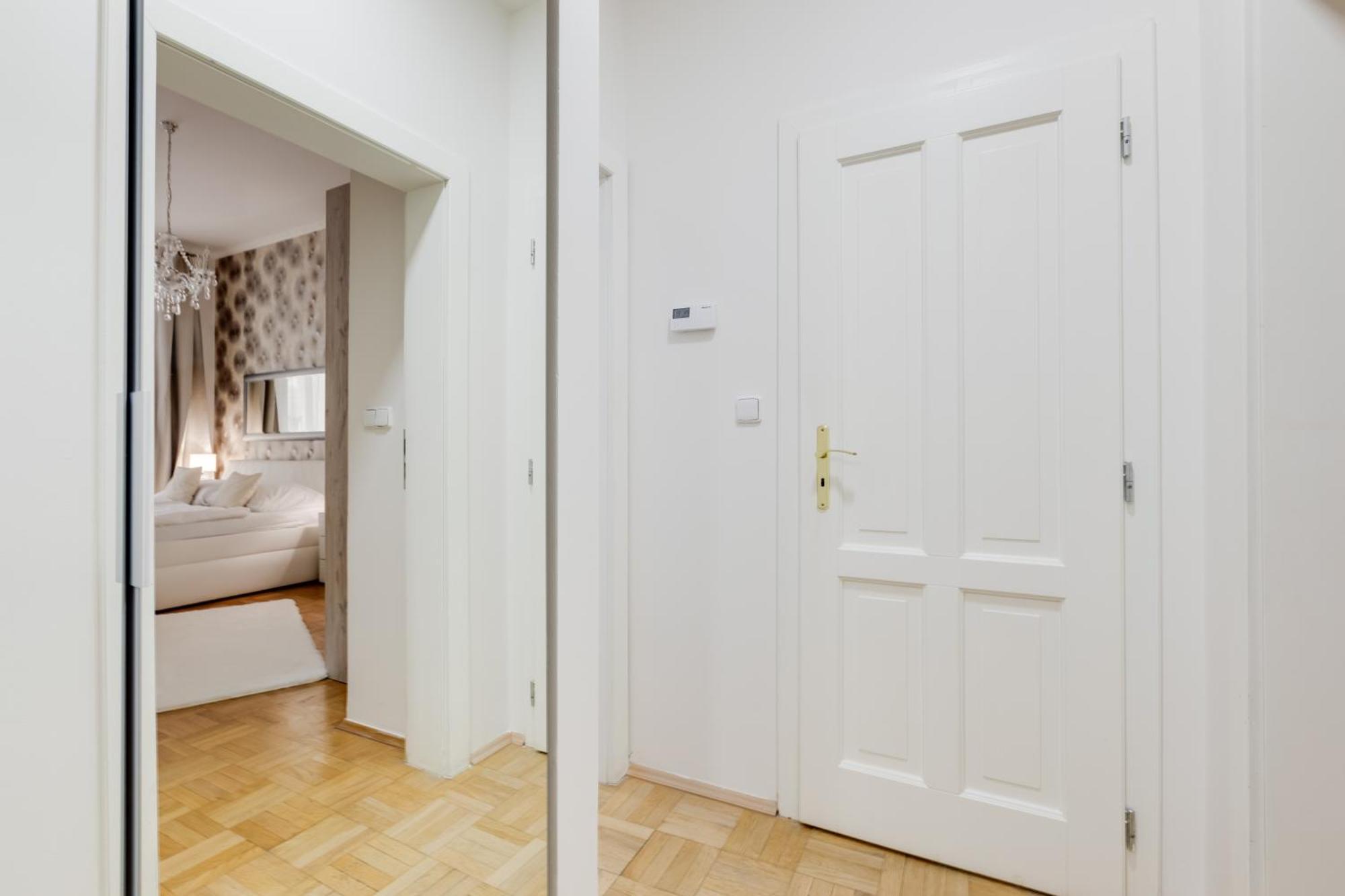 Luxury Riverside Apartments In The Center Of Prague Extérieur photo