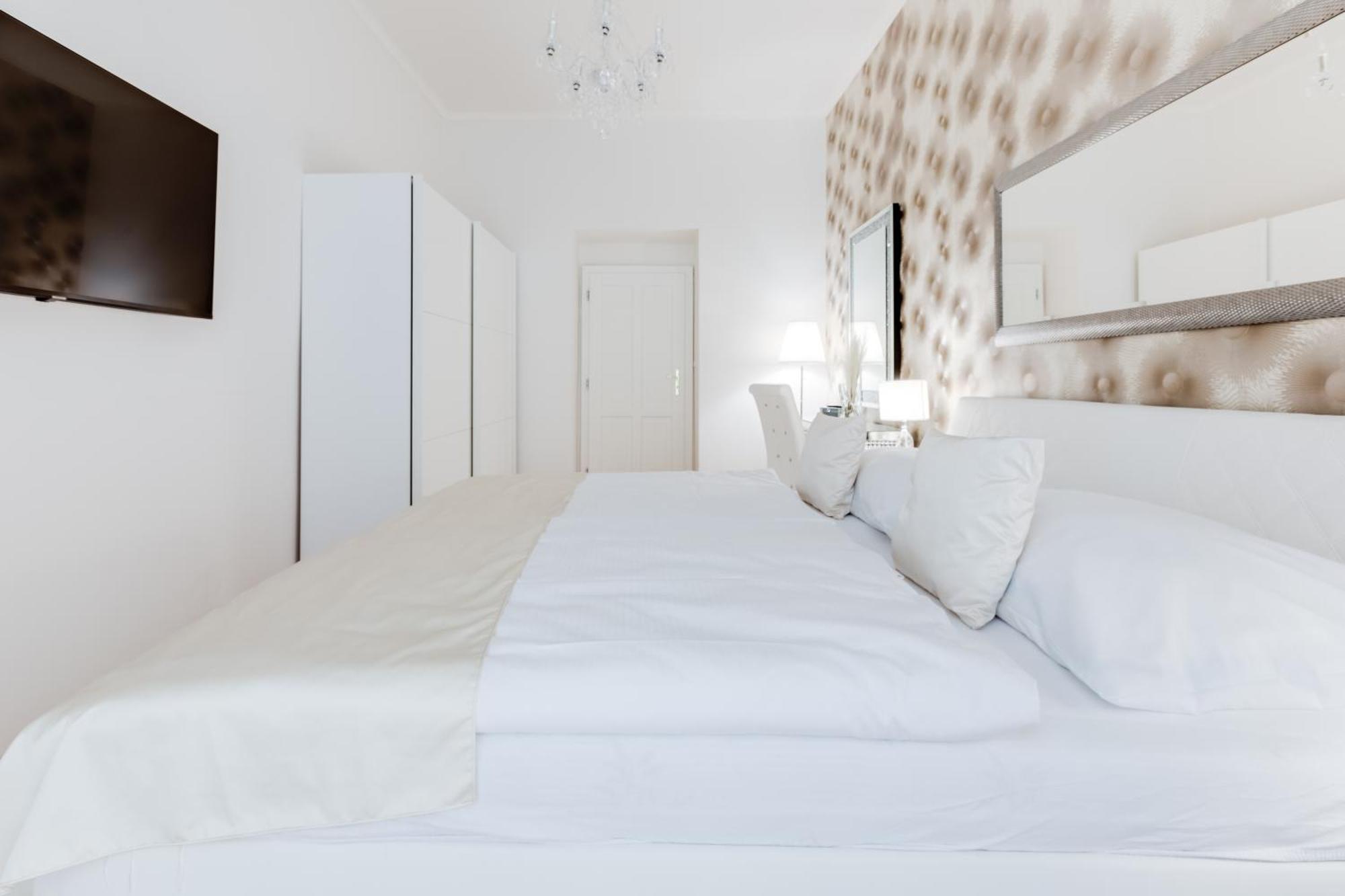 Luxury Riverside Apartments In The Center Of Prague Extérieur photo